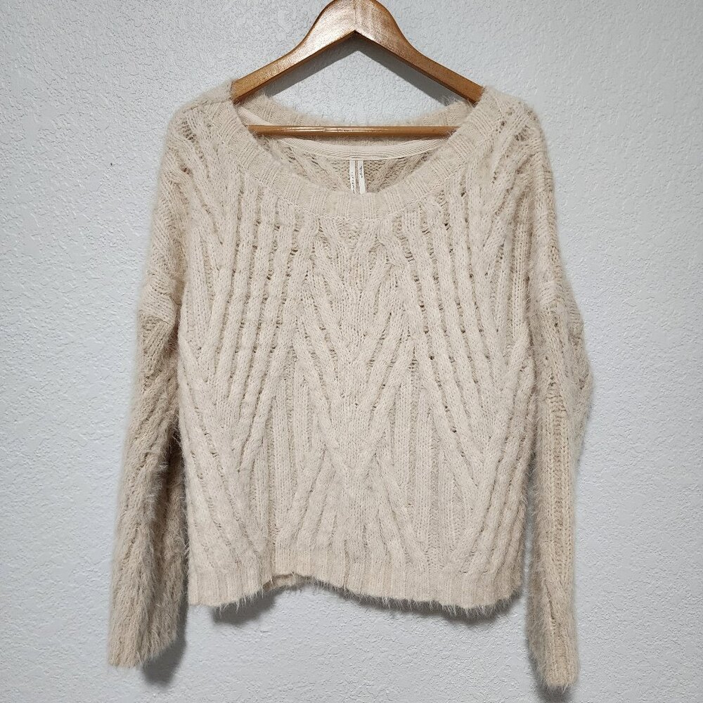 Anthropology Eyelash Cable-Knit Sweater Size XL Fuzzy Beige Wool Blend Cozy